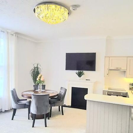 Spacious 3 Bed Flat Near The Sea With Parking Bournemouth Exterior photo